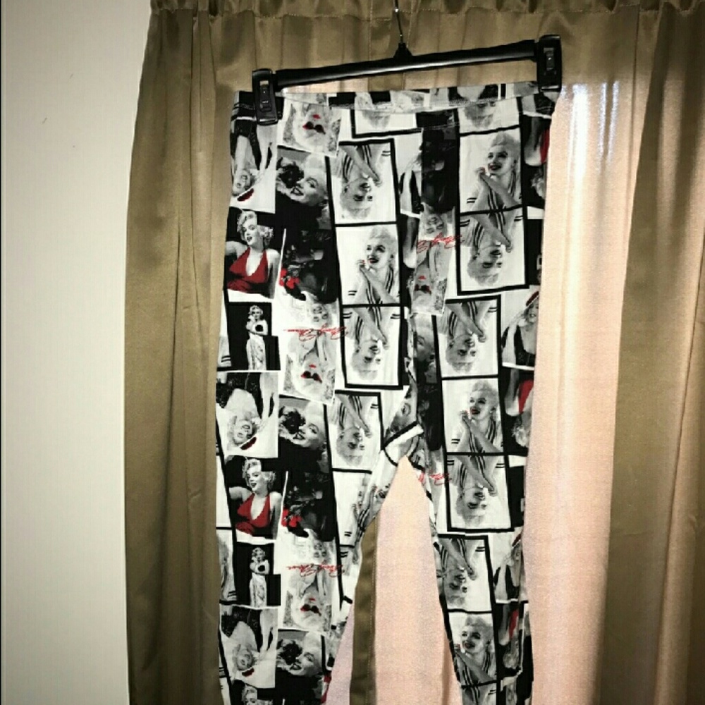 🎶💀🎲Marilyn monroe leggings🎶💀🎲